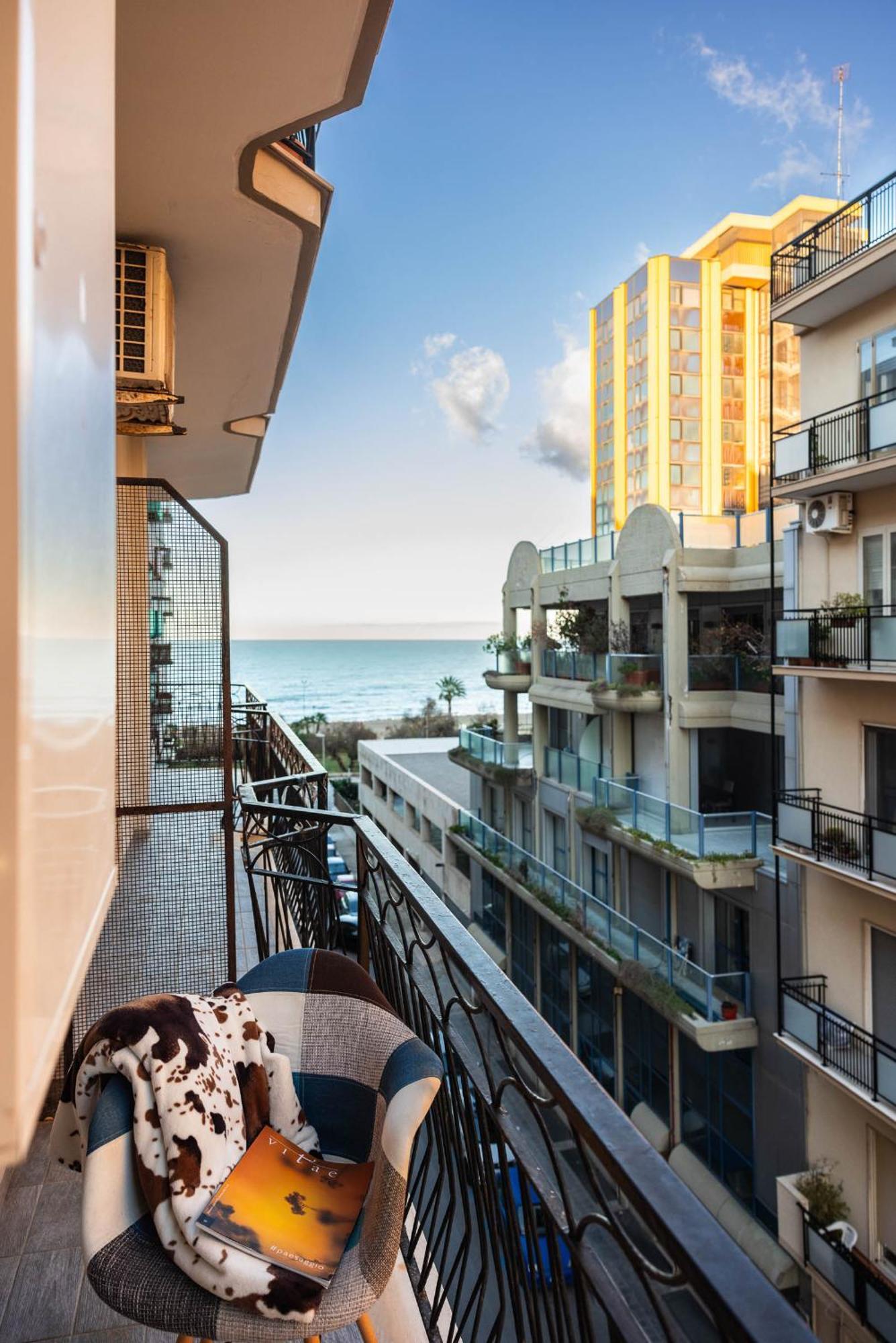 Casa Dei Visionari - Mare Apartment บารี ภายนอก รูปภาพ