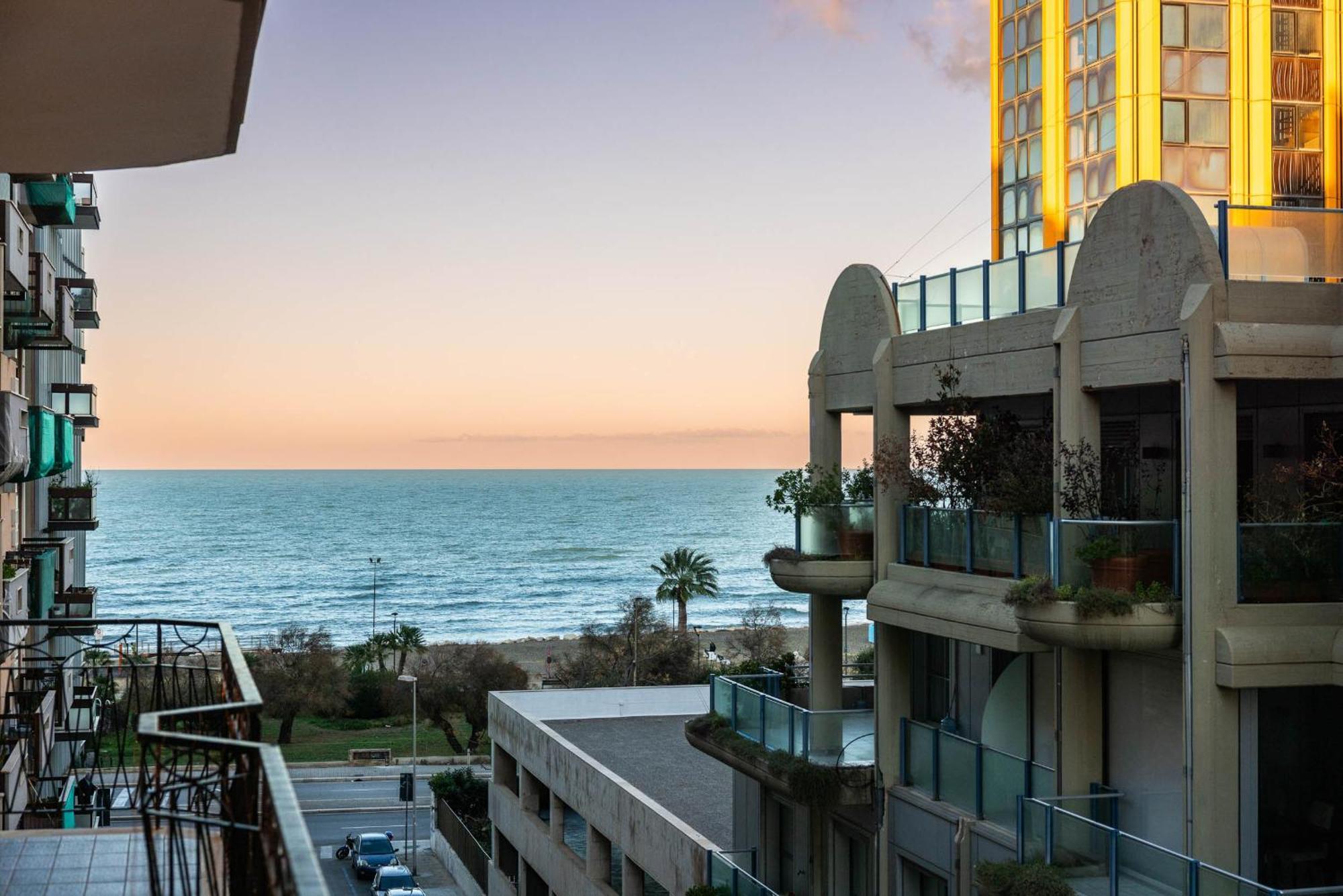 Casa Dei Visionari - Mare Apartment บารี ภายนอก รูปภาพ