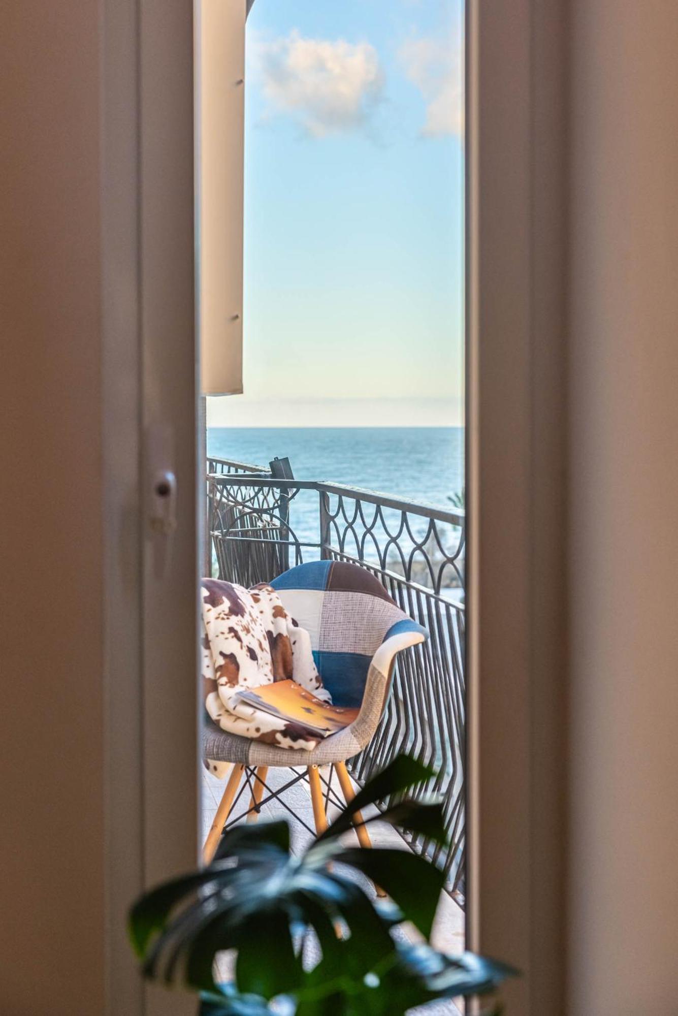 Casa Dei Visionari - Mare Apartment บารี ภายนอก รูปภาพ